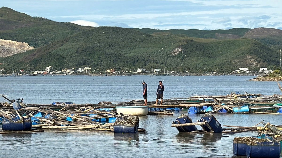 Mìu càl rơbŭt dờng sồ 13 (Kalmaegi) neh lơh tơrlah tơrling, cò pơr dô uă hìu gŭ ròng phan tàm dà bơh làng bol dê jat kềng gah dà lềng Dăk Lăk