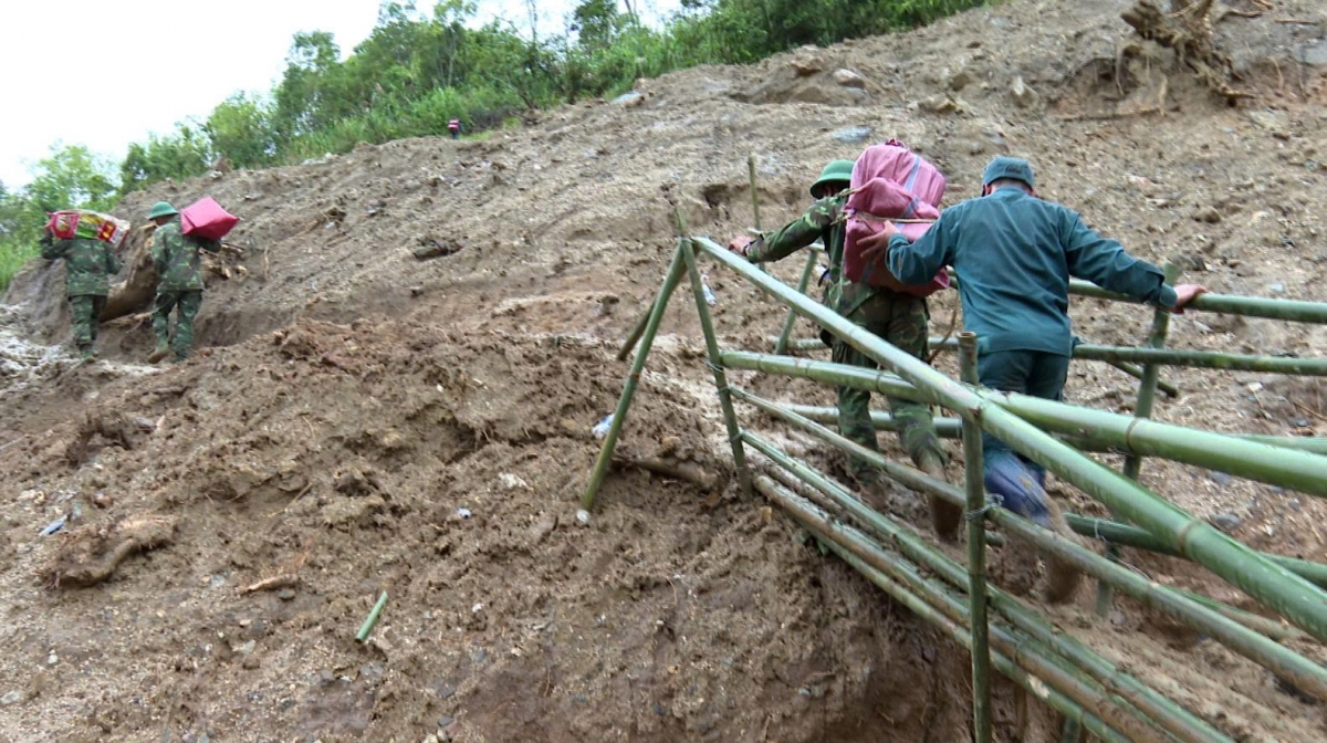 Rơtế ƀă tơdroăng ki po troăng, mố đô̆i tăng túa pơto chơ kế kâ mot tung 5 to pơlê a cheăm Ngọc Linh