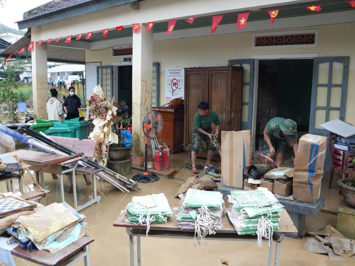 Lưh đoân 573 (Kuân khu 5) gum mơgrúa plông a hngêi trung râ má péa Nguyễn Bá (cheăm Tuy Phước)