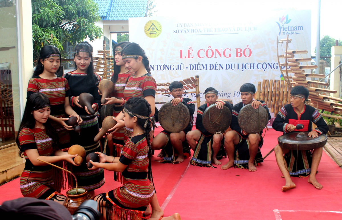 Tàm tiah đah măt tơngai mŭt càr Dăk Lăk, geh 10 ƀòn lòt nhơl mpồl bơtiàn neh mŭt lơh broă