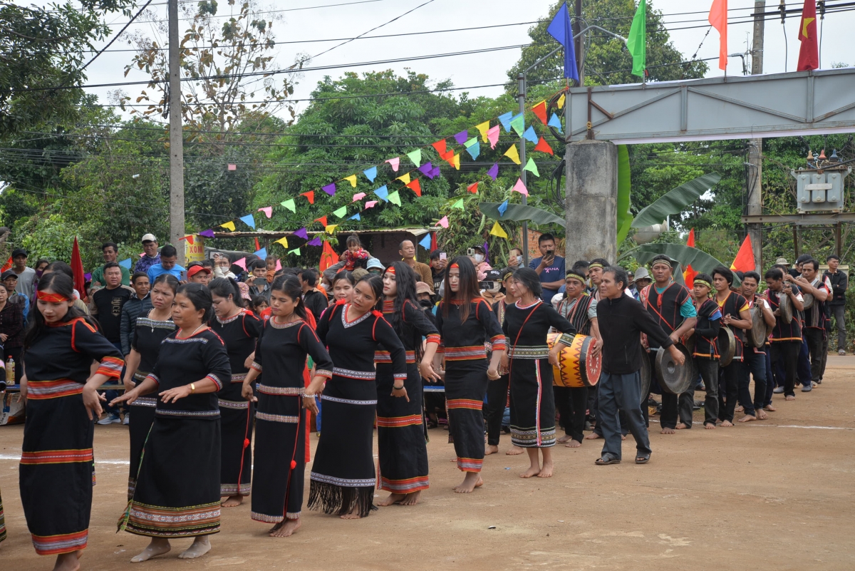 Druh ndăm Xơ Đăng njroh mprơ