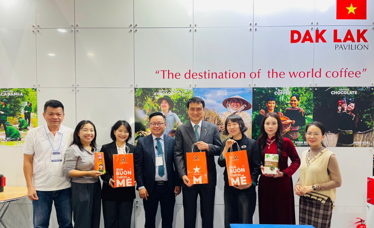 -Phung duh mkra Daklak ma rup bi hdơr hŏng phung khua kiă kriê čar Jeonbuk, Dhŭng Korea