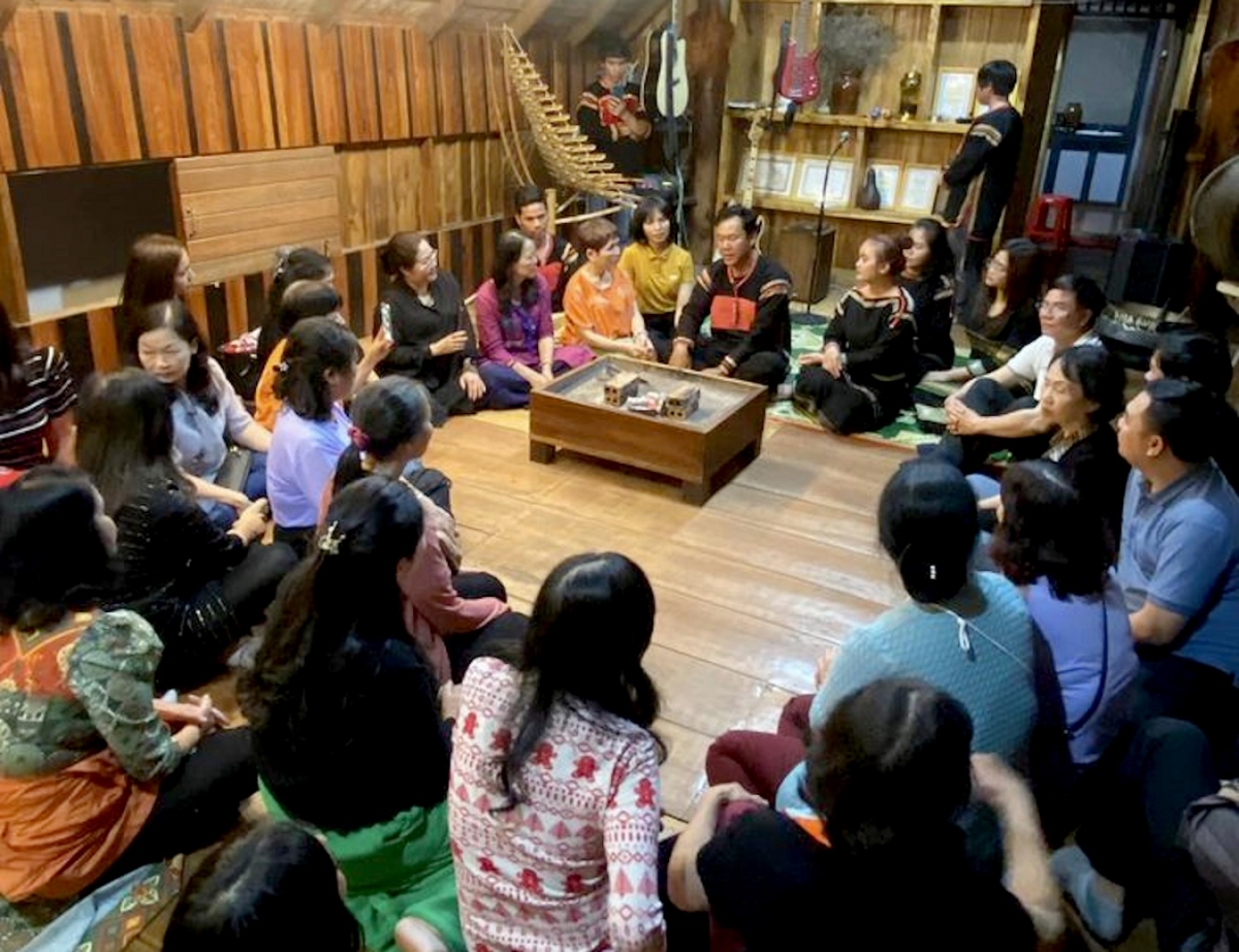 Du măng nkoch ndrong ta ƀon Akŏ Dhông, Buôn Ma Thuột, Đăk Lăk