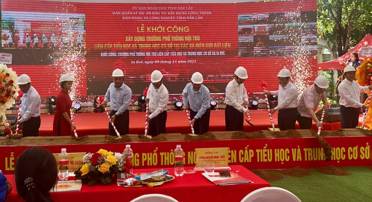 Groi Thủ tướng Chính Phủ Mai Văn Chính n'hanh ăp đại biêủ ƀư tĭng nău way ntơm ƀư ngih nti