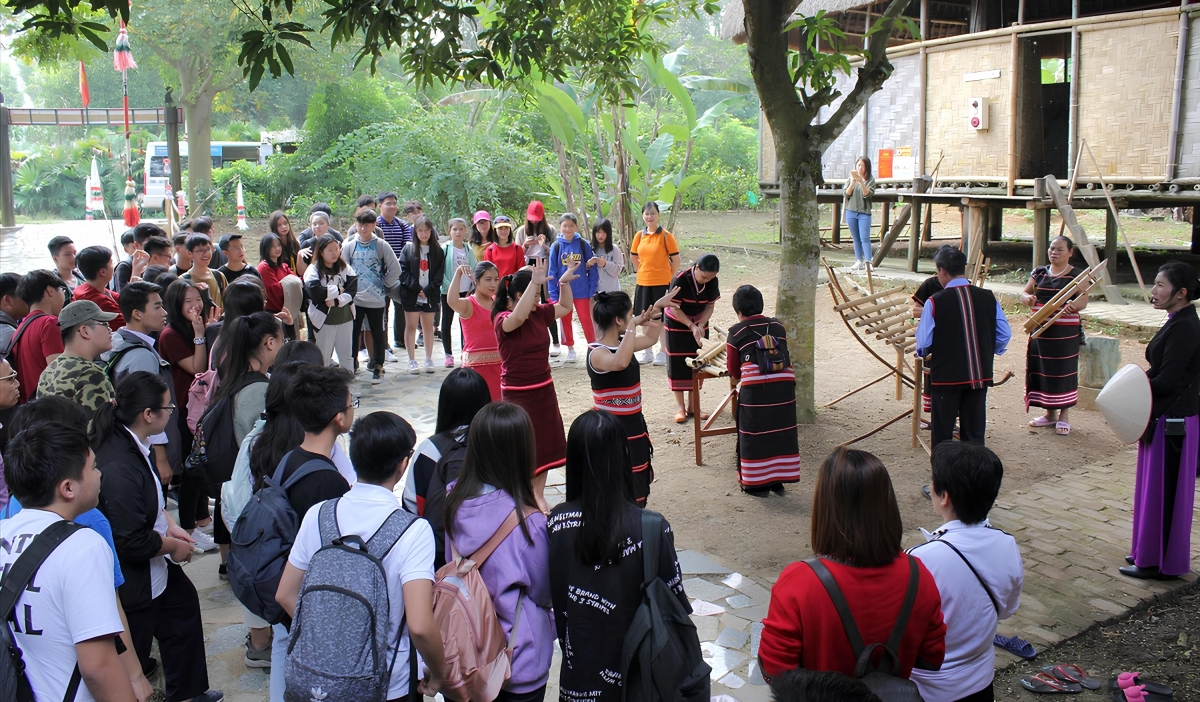 Ƀing tuai hmư̆ hăng pơpoh lăng đing pơng