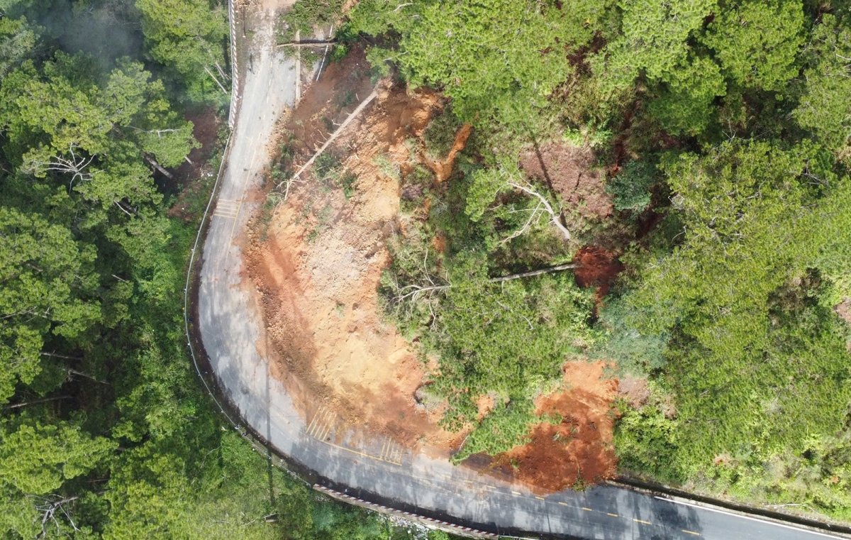 Hơjan prong sui hrơi ngă lŏn tơhroh ƀơi jơlan čun čoe D’ran