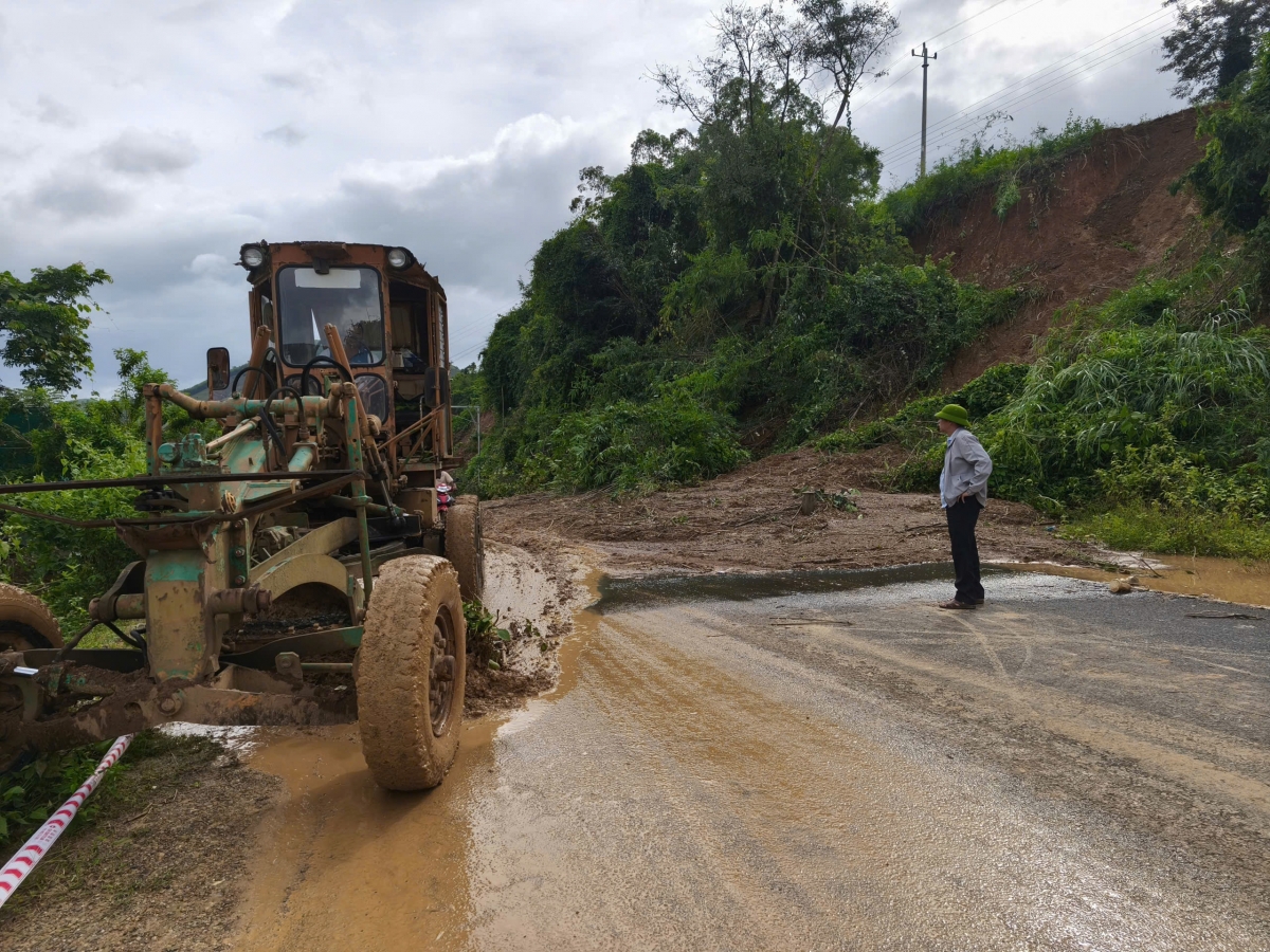 
Kơdră tơring Yang Mao pơrô̆ hơmet pơ ‘lơ̆ng trong teh tơdrut hơlih.