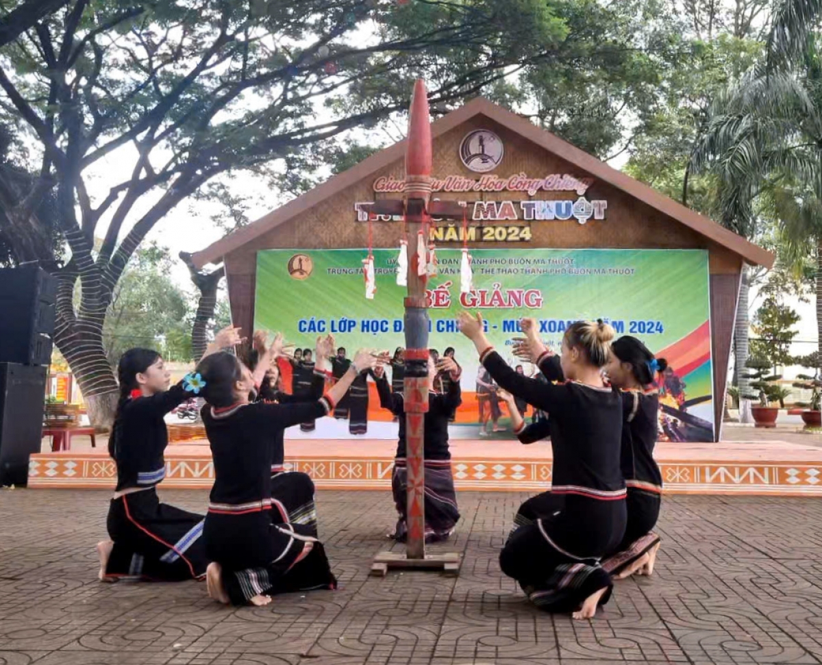 Đắk Lắk đã có nhiều hoạt động truyền dạy đánh chiêng, múa xoang để gìn giữ và phát huy các giá trị văn hóa truyền thống