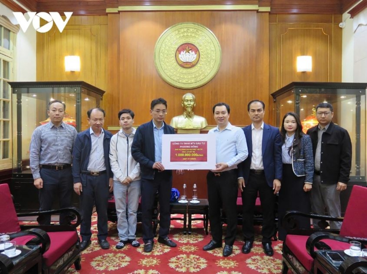 Vi ƀan Xiâm Măt trâ̆n Tơnêi têa Việt Nam tơdah tŏng gum ing Kŏng ti pêi cheăng tiô rơnó môi khu Mơ’no liăn cheăng Phương Đông