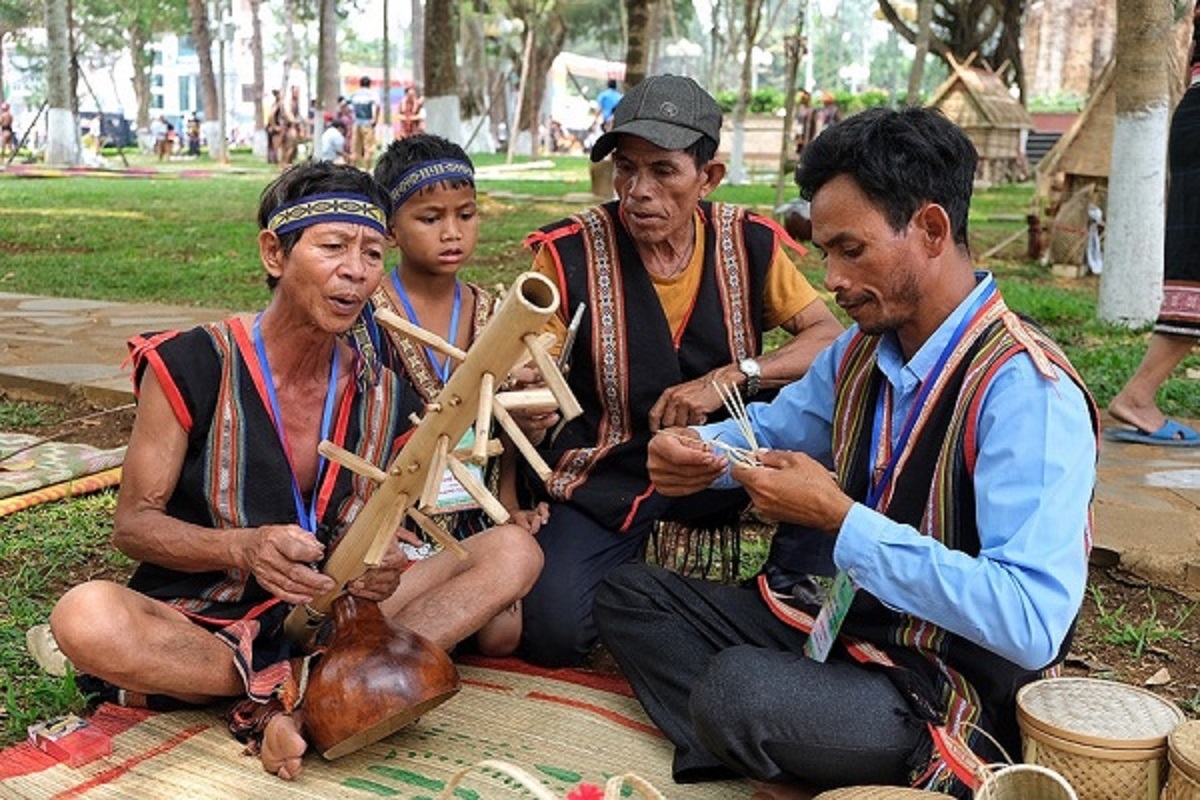 Ơi Byơh glăk pĕ ting ning