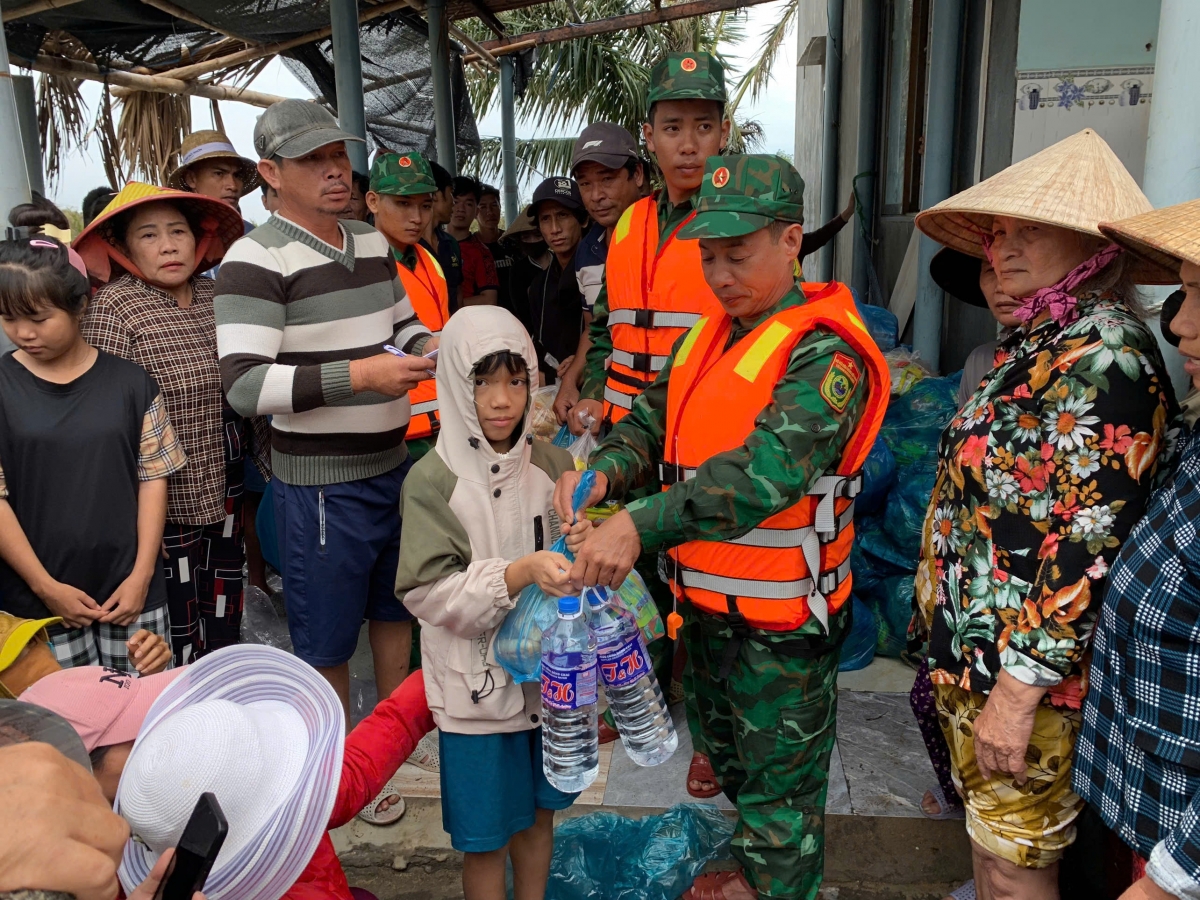 
Kon pơlei tơring Tuy Phước sơng iŏk tơmam tơgŭm đơ̆ng rŏng đak hơbông 