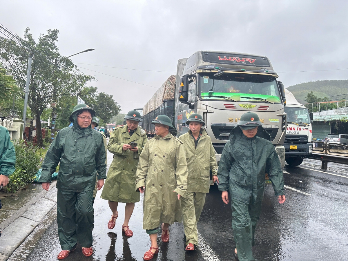 Phó Thủ tướng ồng Hồ Quốc Dũng ơn kơnòl dong làng bol lài ngan