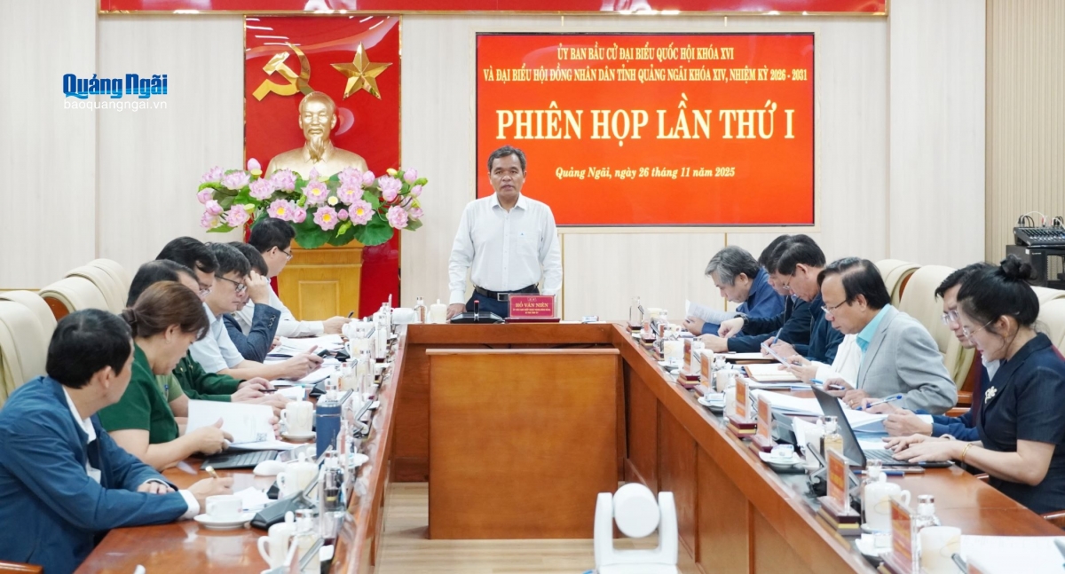 Quang cảnh phiên họp