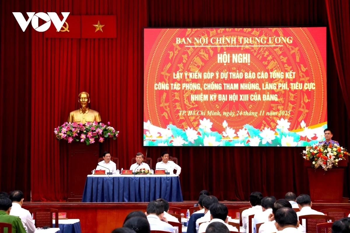 Hội nghị đã nghe nhiều ý kiến góp ý dự thảo báo cáo tổng kết công tác phòng, chống tham nhũng, lãng phí, tiêu cực nhiệm kỳ Đại hội XIII của Đảng.