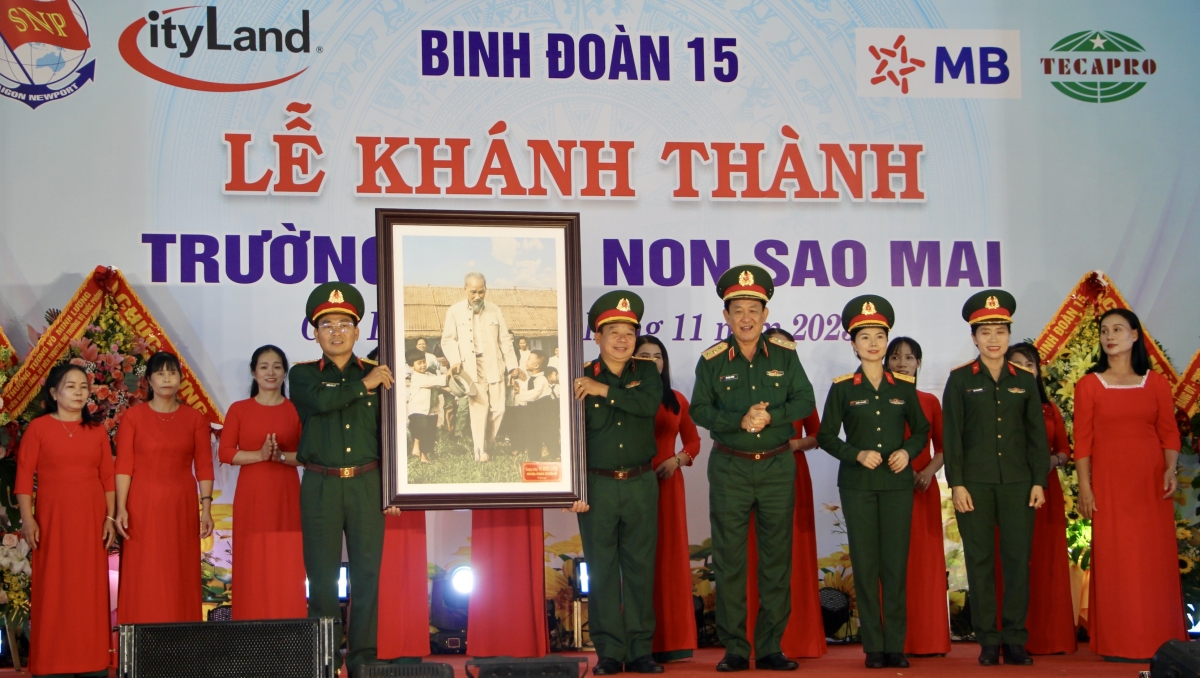 
Tơ̆ pơm lêh et hơtŏk hnam trương Mầm non Sao Mai.