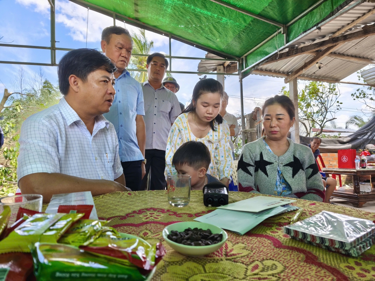 -Khua bruă Đảng čar Dak Lak nao juh, mđĭ ai gŏ sang mâo mnuih djiê, mâo klei truh kyua angĭn êbŭ mrô 13  ngă ti să Xuân Lãnh