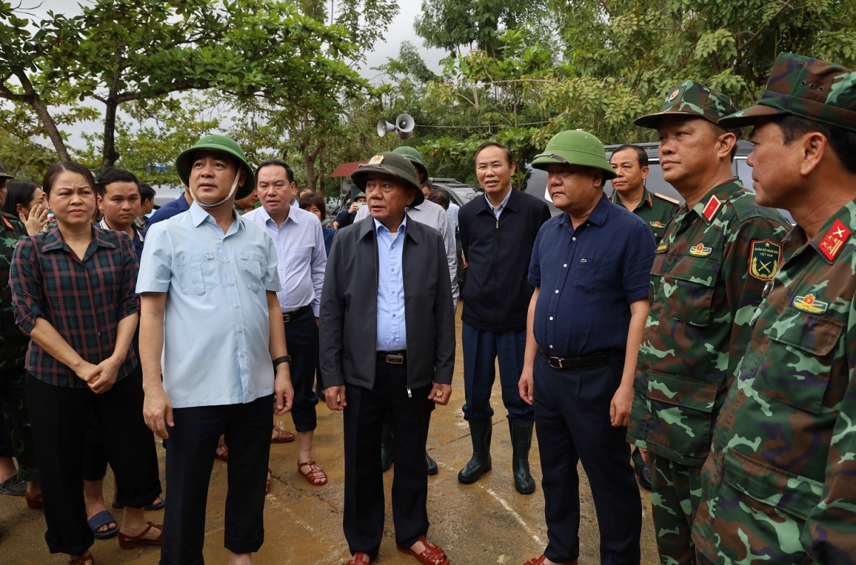 Pôa Trần Cẩm Tú-Ngế ki xiâm tung Khu xiâm pơkuâ hnê ngăn séa mơnhên ngăn hnoăng cheăng hbrâ mơdât xía vâ xua khía mơhot kân, têa lân lu a cheăm Diên Điền, kong pơlê Khánh Hoà.