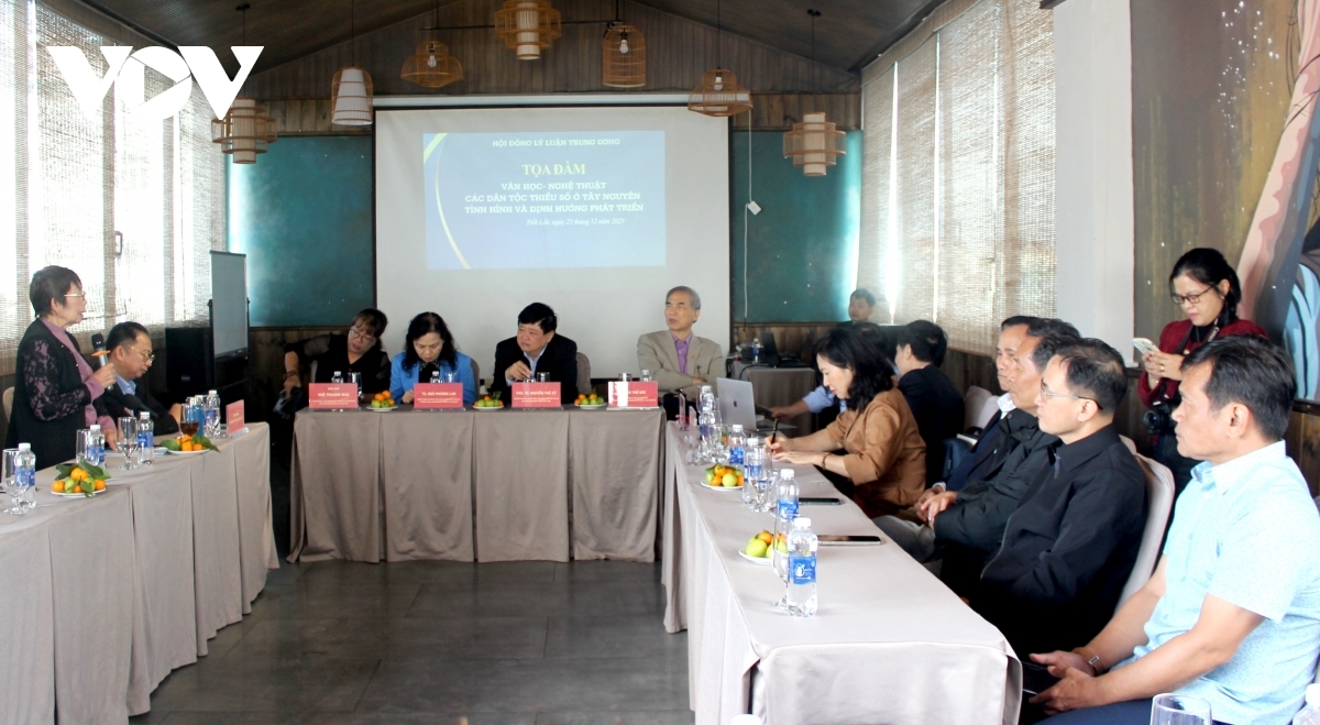 Ginum biai ka “Văn học nghệ thuật dom bangsa takik di Tay Nguyen – Bruk di nyu song iek tal jalan patagok”