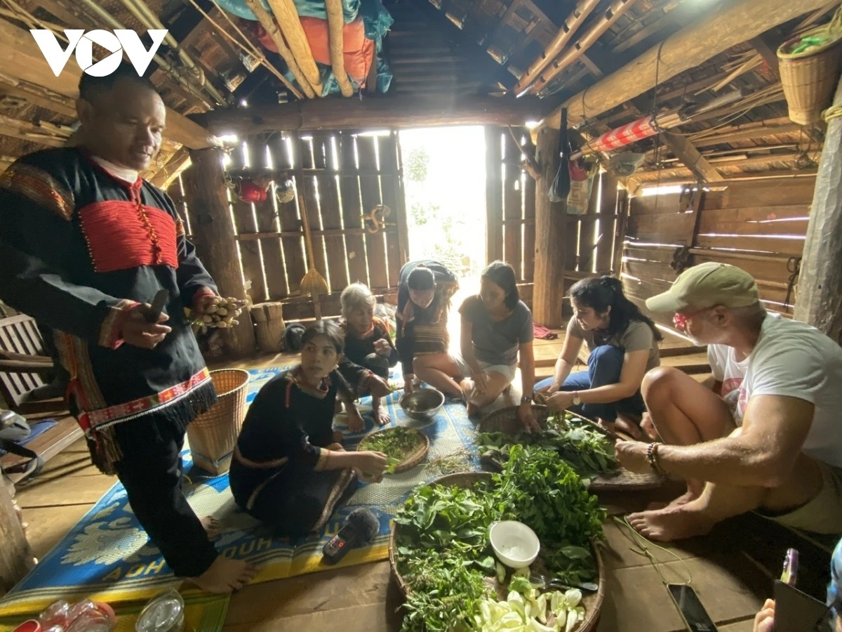 Ngak kaya mbang ka bhap bini ka tuai damuai 