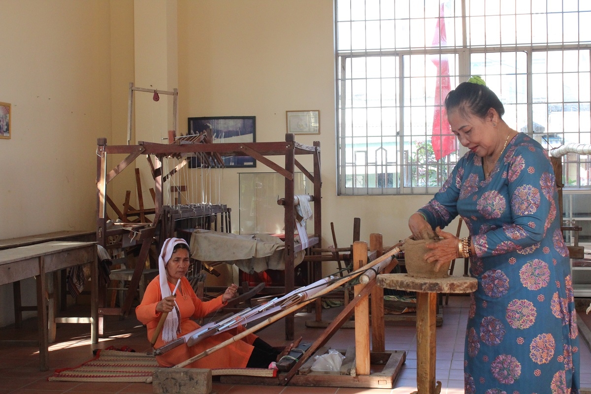 
Tơdrong pơm bô̆i păng tanh brai đơ̆ng bơngai Chăm xăh Bắc Bình