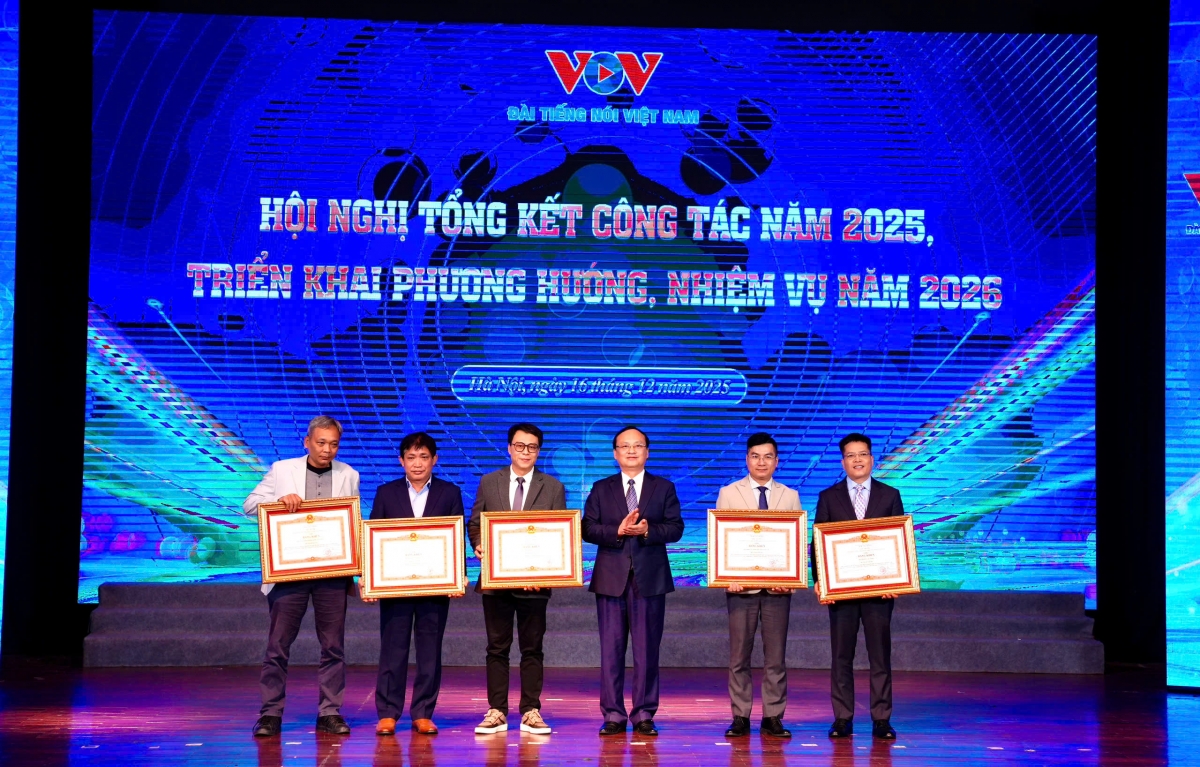 
5 khul grŭp găh Radio nơ̆r pơma Việt Nam chơt hơiă đei Thủ tướng teh đak hơpăh ăn Ƀăng khen