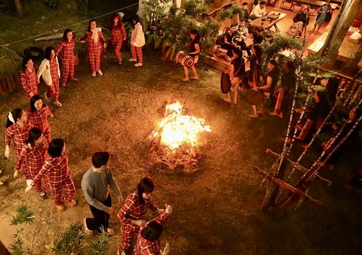 Tơmối châ ngăn túa lĕm tro Ba-Na a homstay A Ngưi