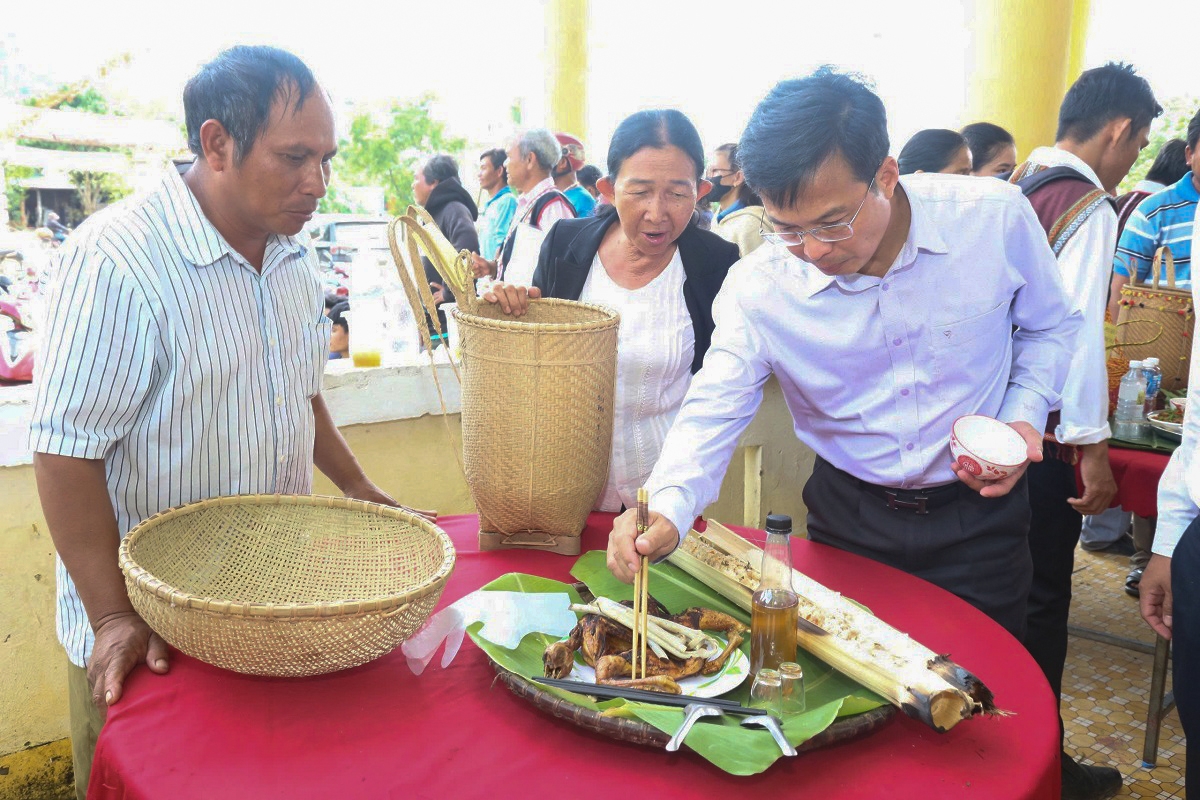 Kâ mâu tơmeăm pế pơchên dêi hdrông kuăn ngo a hâi leh tơkŭm hdrông kuăn ngo