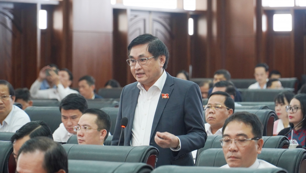 Đại biểu HĐND thành phố khóa X, nhiệm kỳ 2021 - 2026 thảo luận tại Kỳ họp thường lệ cuối năm 2025. Ảnh: NGUYÊN ĐOAN