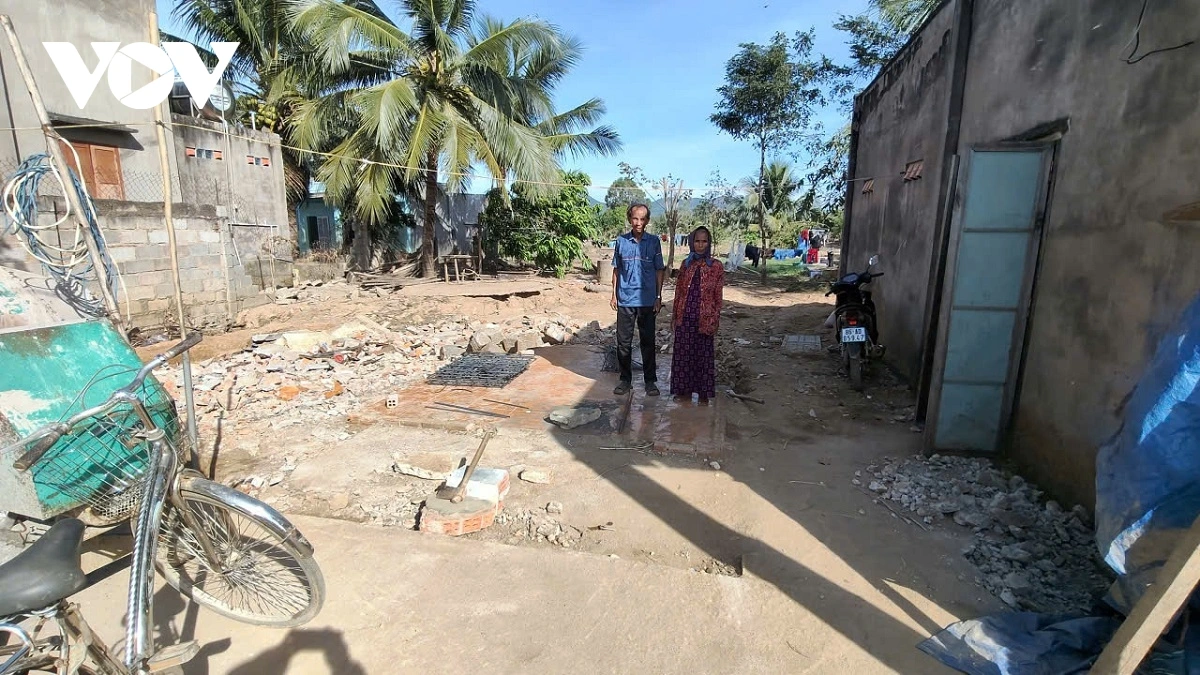 Diuk pasang ong Chất amuk Lạc hu Karja daong padang sang