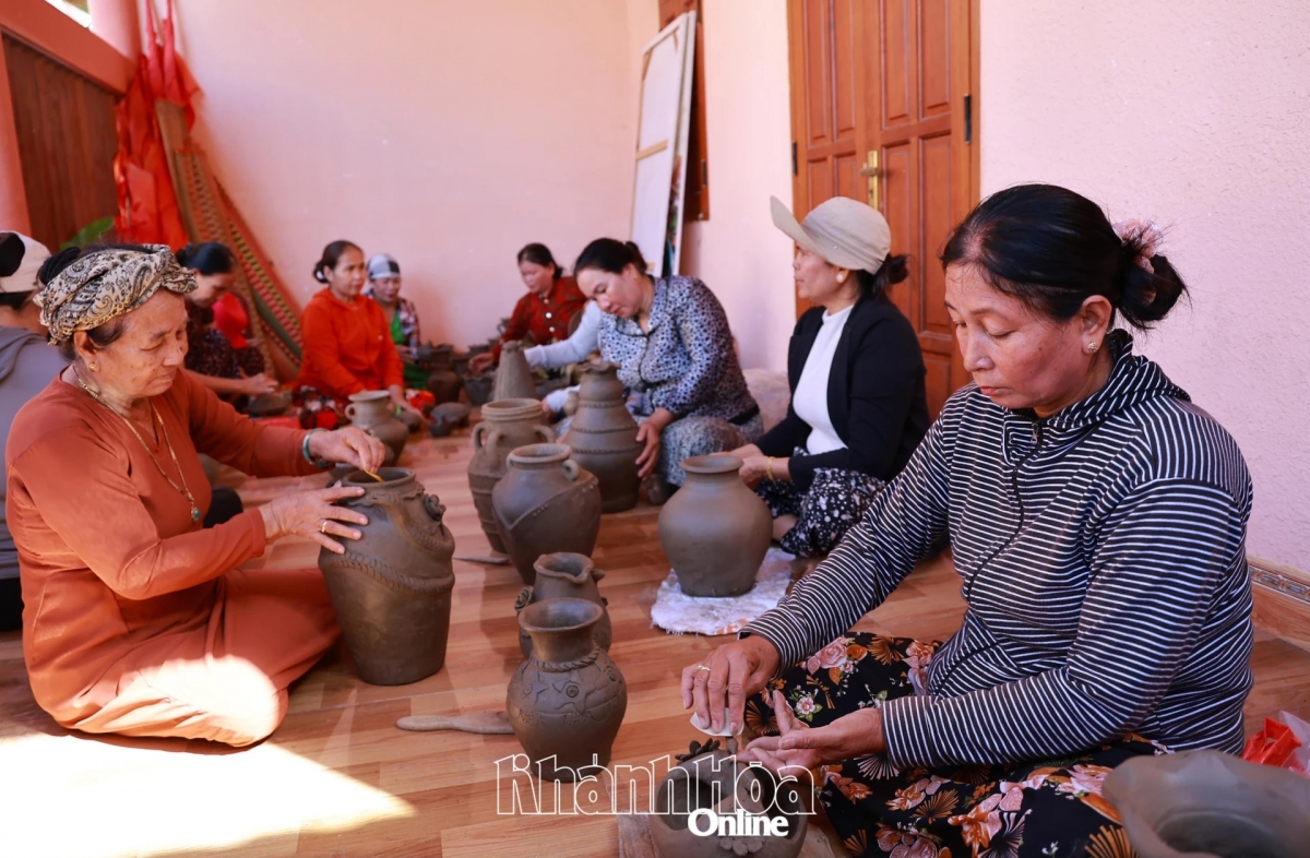 Dom urang dalam kapul ngak lan gheih mekre