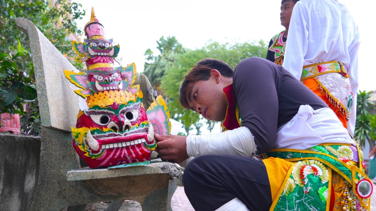 Anh3. Mat na tamia Chằn