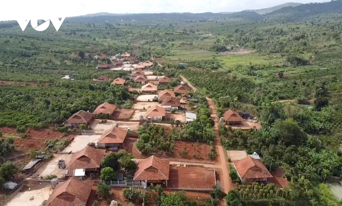 Ndih dalam ra-ung biar, palei Quảng Hòa di xa Tam Giang, tinh Dak Lak urak ini jeng daok khik jaik tamo ilamo bhap bini di mikva bangsa Nùng