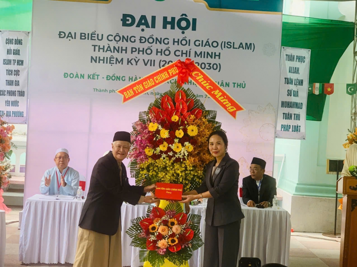 Amuk Trần Thị Thanh Nga, Pho akaok Mban Agama Rajaei alin bingu ayuh Nyaom roya rilo siam mekre