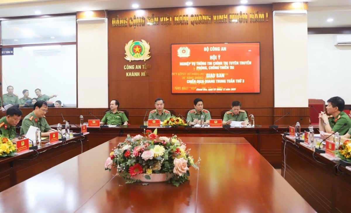 Ƀộ Kwang àng pơnđơl lam “Broă lơh Quang Trung” lơh gơs gờñ