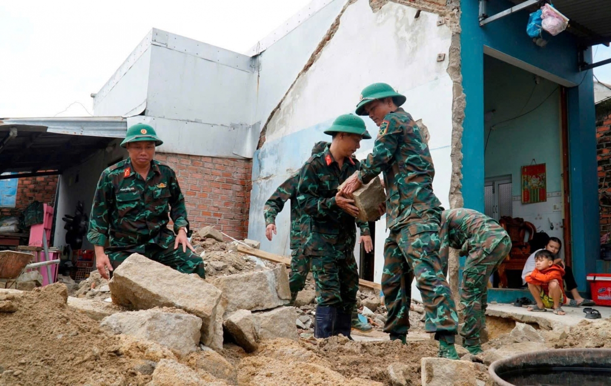 Mâu kăn ƀô̆, mố đô̆i Khu pơkuâ ngăn lêng kong pơlê Gia Lai veăng pro hngêi ăm môi rơpŏng a cheăm Phù Mỹ, kong pơlê Gia Lai