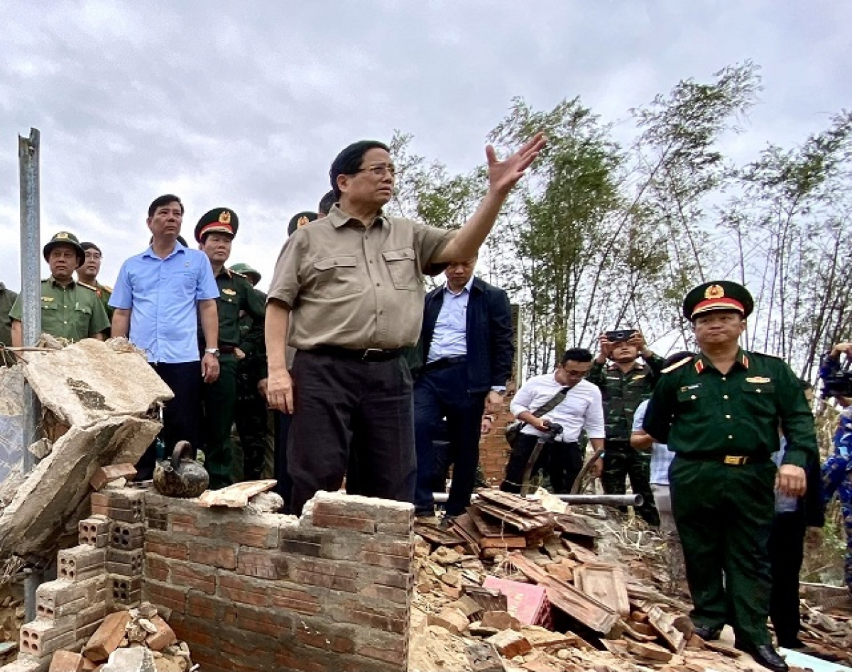 Drêng ai kong mê khía mơhot têa kân lân lu, pôa Phạm Minh Chính, Ngế pro xiâm hnê ngăn Chin phuh hiăng lăm troh a kơpong têa kân lân lu ƀă tơbleăng “Cheăng pêi thâ Quang Trung”