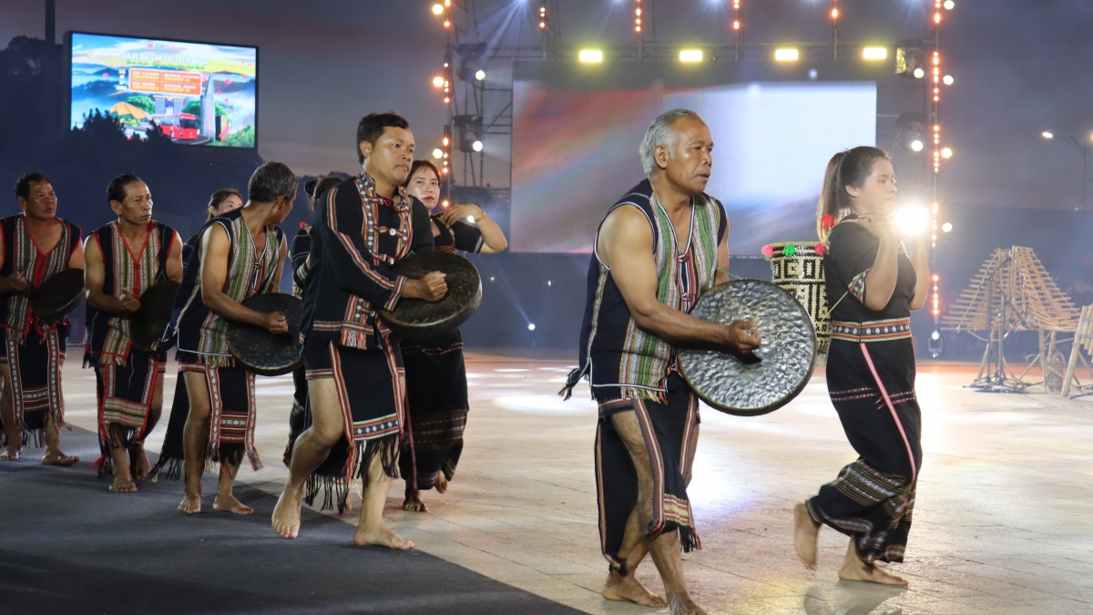 Idrâp chêng djâ  idrâp chuât xơtó a tơbăng ngo Tây Nguyên