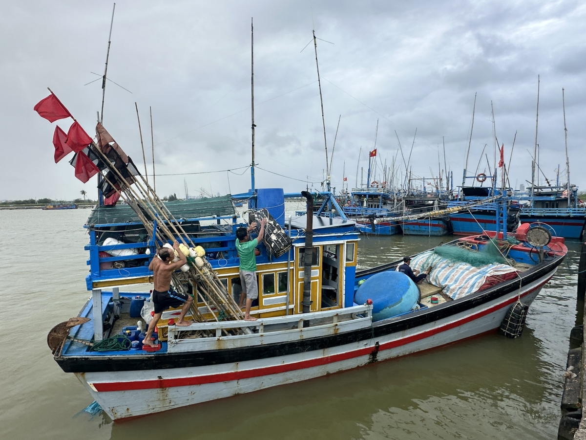 Kon pơlei jang ka hơmĕng ‘măng năm jang âu rôp yâu đei lơ vă gơ̆h sơng xa têt chơt hơiă ƀiơ̆