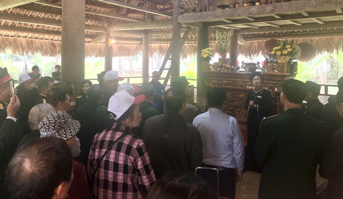 Hên kuăn pơlê lăm troh a Tân Trào vâ châ hmâng hơ’muăn tối ‘na mâu tơdroăng ki ton nah