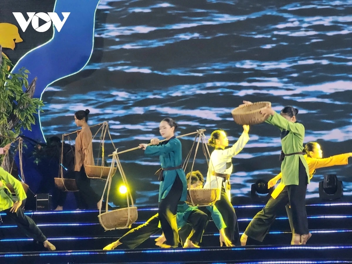 
Broă lơh jờng rơ bơta niam chài bơh tiah kơh bơnơm mờ tiah dà lềng Gia Lai dê