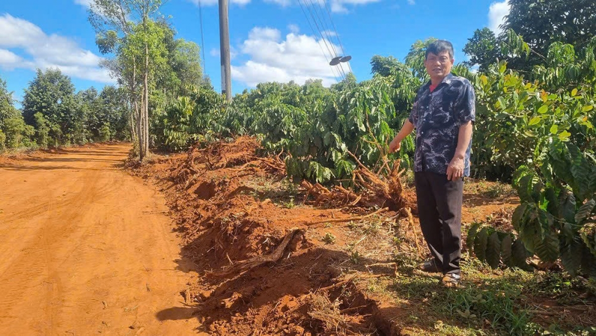 
Kon pơlei tơring Ia Hiao plang teh pơm trong.