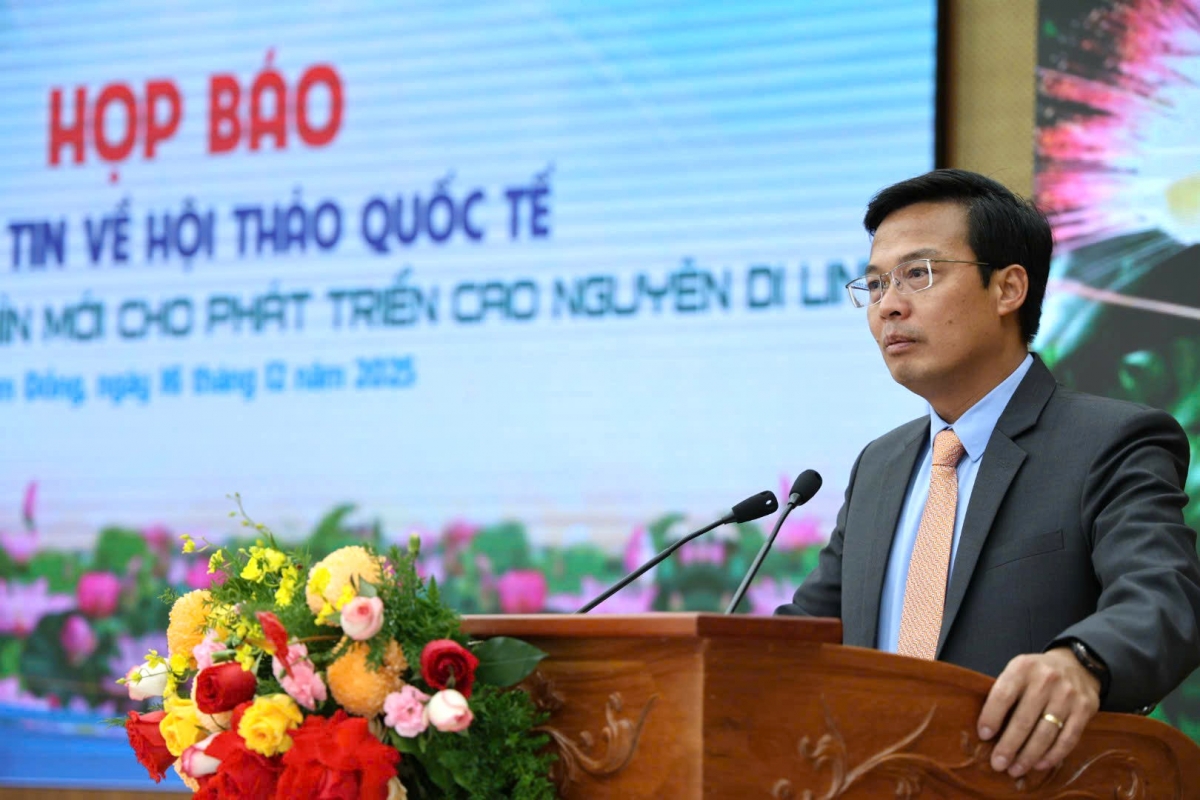 - Đinh Văn Tuấn,  K’iăng Khua Knơ̆ng bruă sang čư̆ êa čar Lâm Đồng blŭ hrăm hlăm klei bi kƀĭn hŏng phung čih klei mrâo.