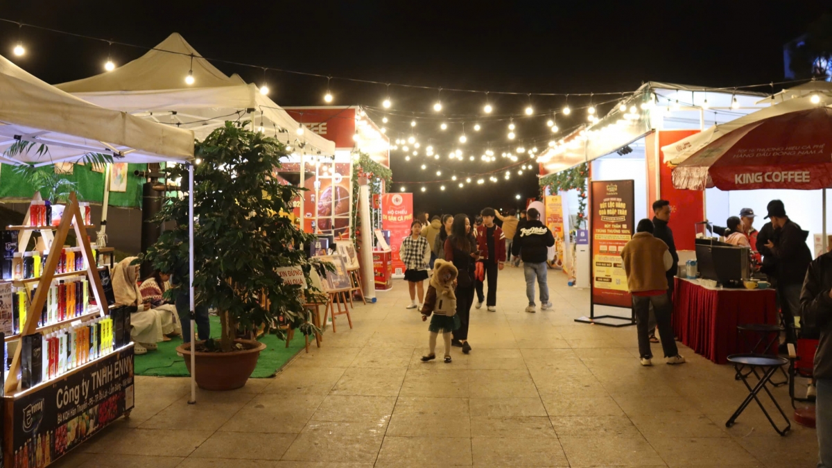 
Hơlen băt gah lêh akŏm ah kơmăng