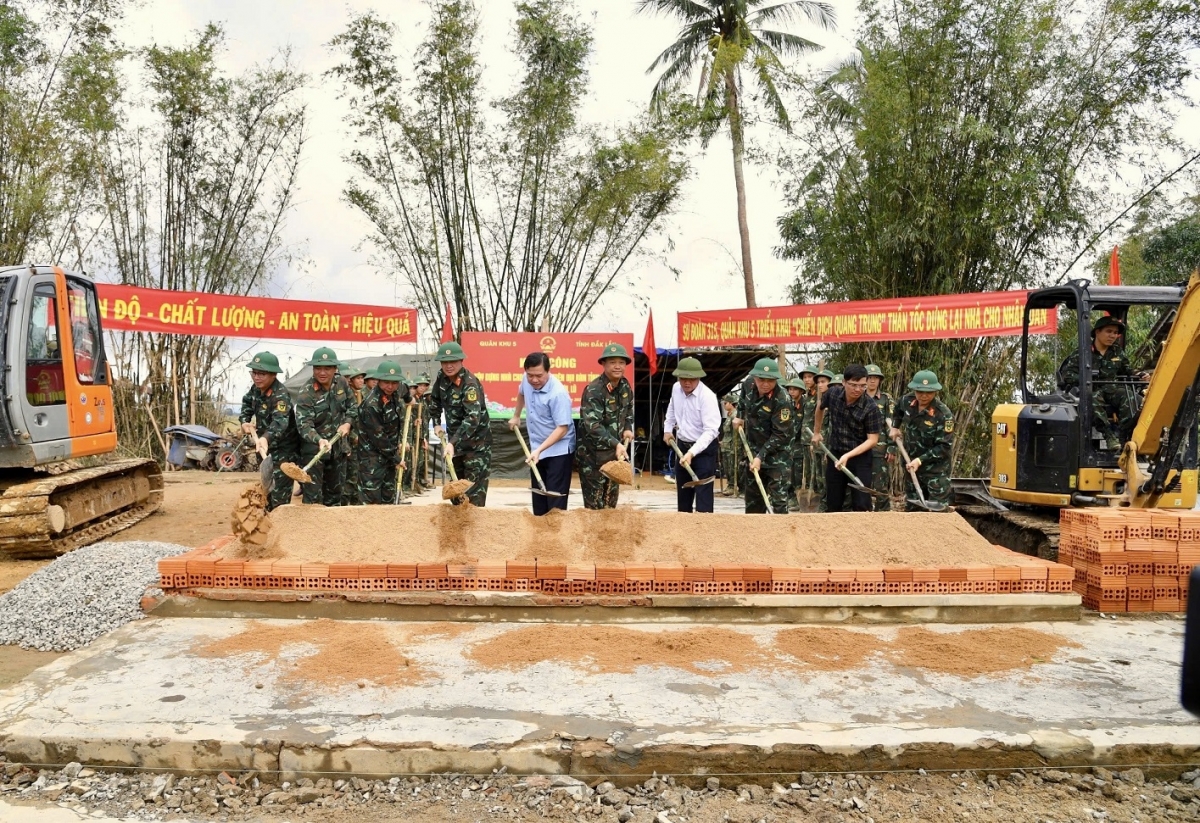 Khu lêng kô mơjiâng lối 400 toăng hngêi a kơpong têa lu dêi 3 kong pơlê Dak Lak, Gia Lai ƀă Khánh Hoà