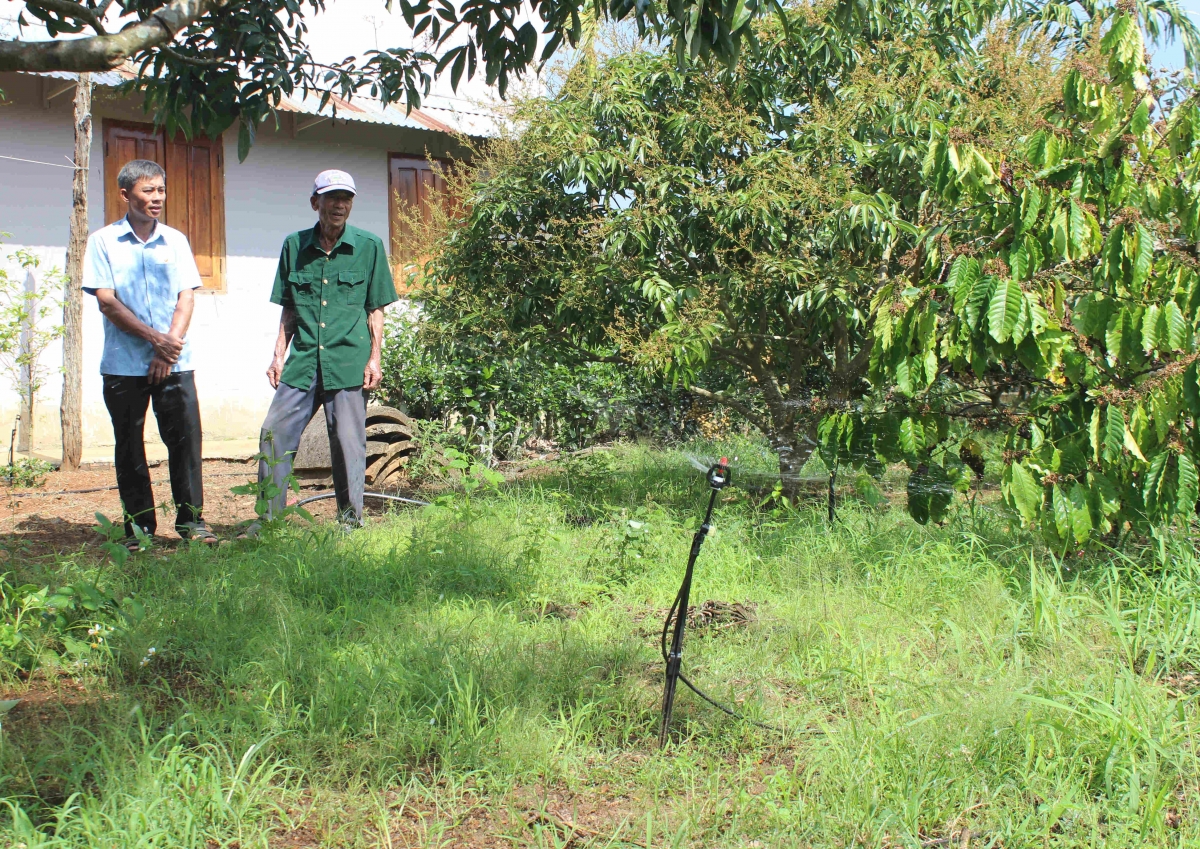 Đing pruih ia ƀlĕ hơjăn kơtit mă mơ̆ng ataih sang anŏ ơi Lê Trương Thận