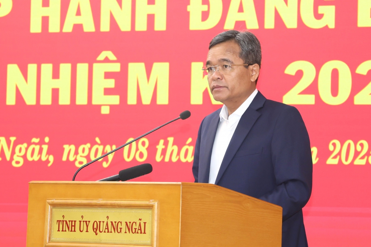 
Ồng Hồ Văn Niên, Ƀí thư Tỉñ ủy càr Quảng Ngãi