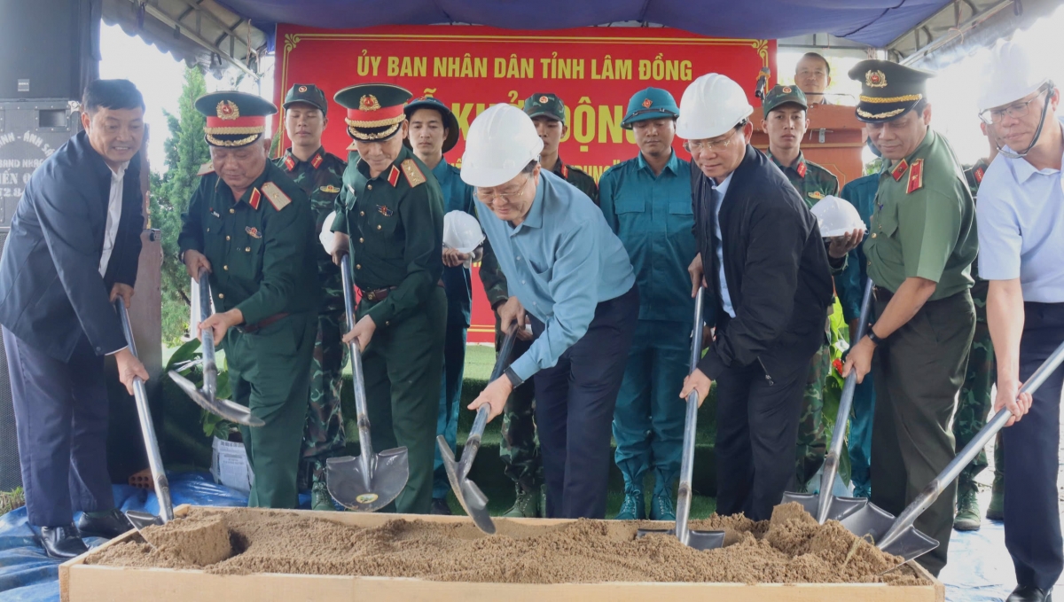 
Phŏ Thủ tướng Mai Văn Chính pơm kiơ̆ tơdrong joăt tơlĕch jang man hnam ‘nao tơgŭm ŭnh hnam kon pơlei