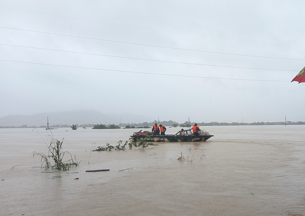 Song nan, kanô tơhan sơlup kual 4 hyu djru mơnuih ƀôn sang amăng anih ia lip