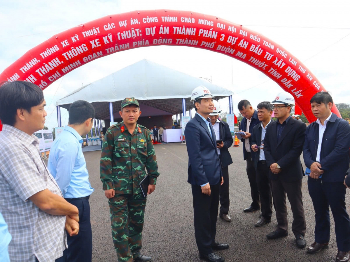 
Ƀok Tạ Anh Tuấn, Kơdră Hơnih jang vei lăng kon pơlei dêh char Đăk Lăk hơlen lăng tơ̆ tơring pơgơ̆r Lêh et hơtŏk, asong gre kơdou pơlong năng