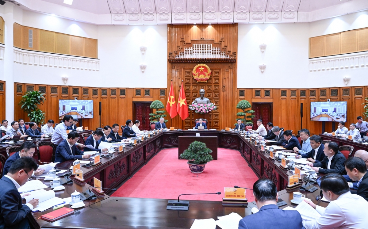 Pôa Phạm Minh Chính, Ngế pro xiâm hnê ngăn tơnêi têa pơkuâ hôp